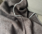 Wiegendeken van Pure New Wool in de kleur Choco