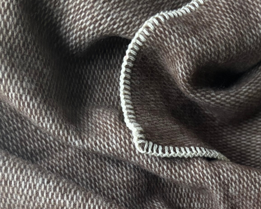 Wiegendeken van Pure New Wool inde kleur Choco